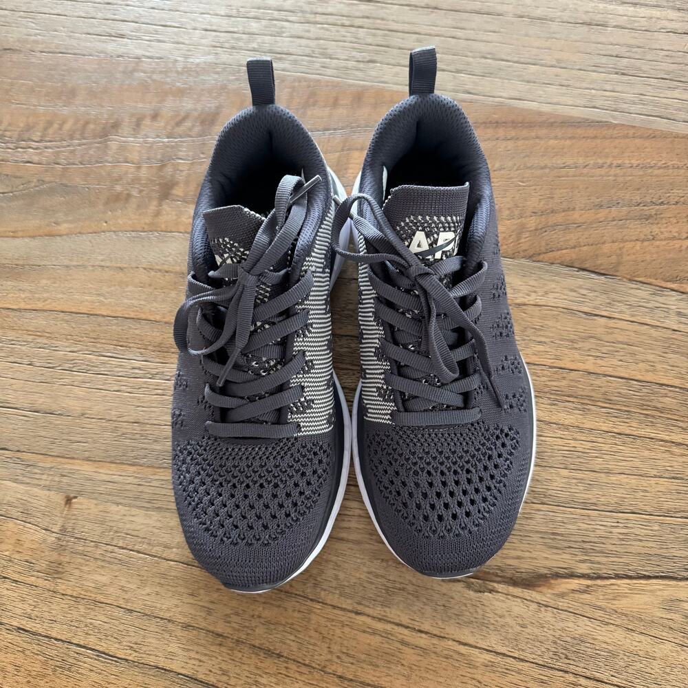 APL Women's Techloom Pro Sneakers - Size 6 - Picture 8 of 8